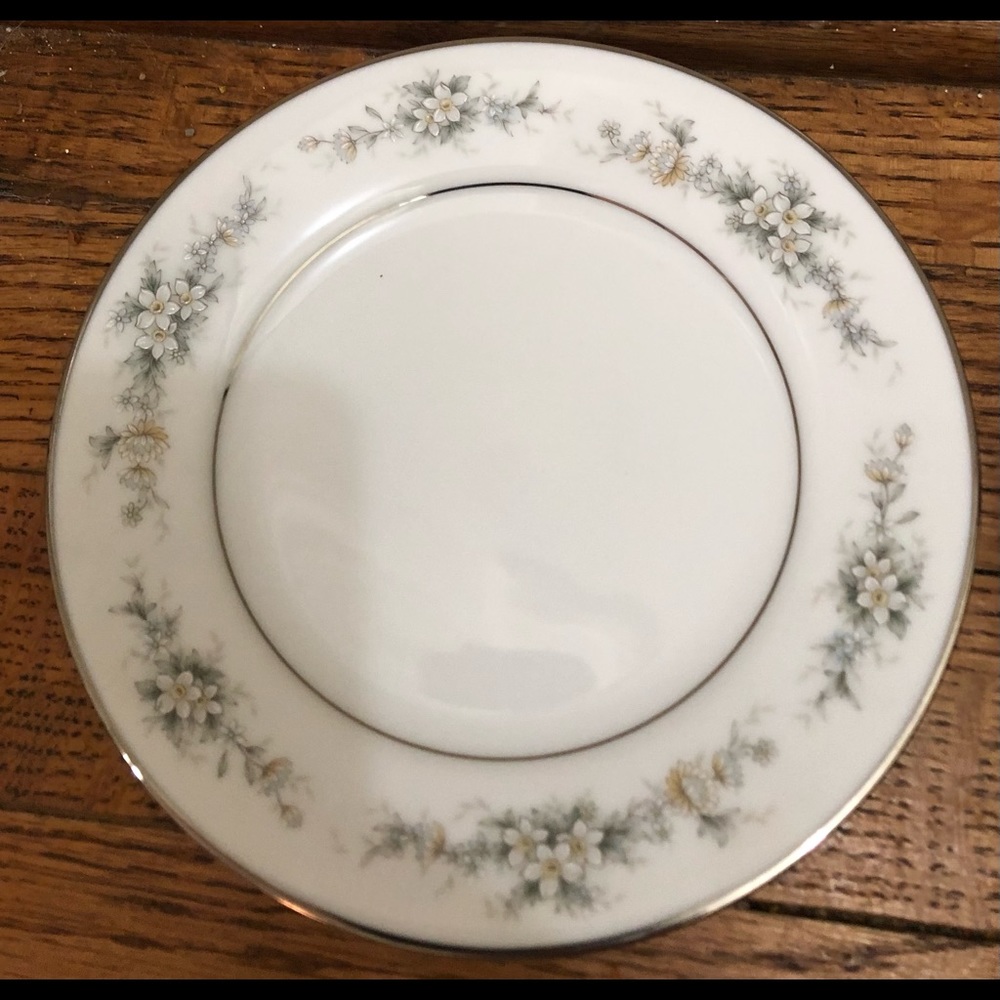 Noritake China Melissa pattern fine bone china cake plates. Set of 7